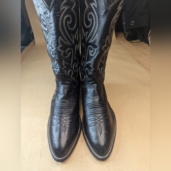 Justin Boots men's size 10 3E Western cowboy boots.These Justin boots look grea - Picture 2 of 10